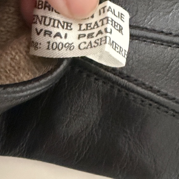 Harry Rosen Leather Gloves - Picture 7 of 8